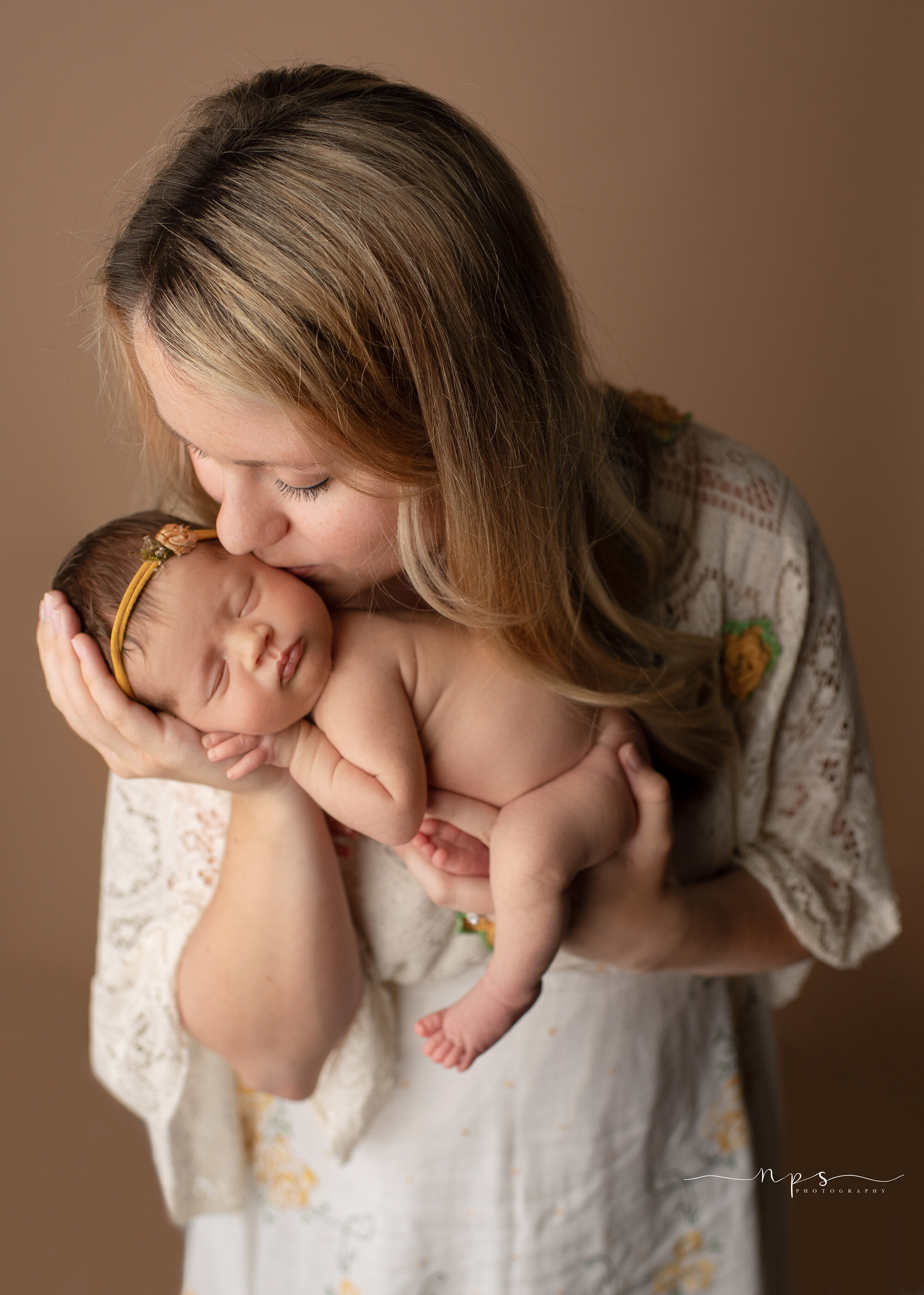 mommy and newborn pose