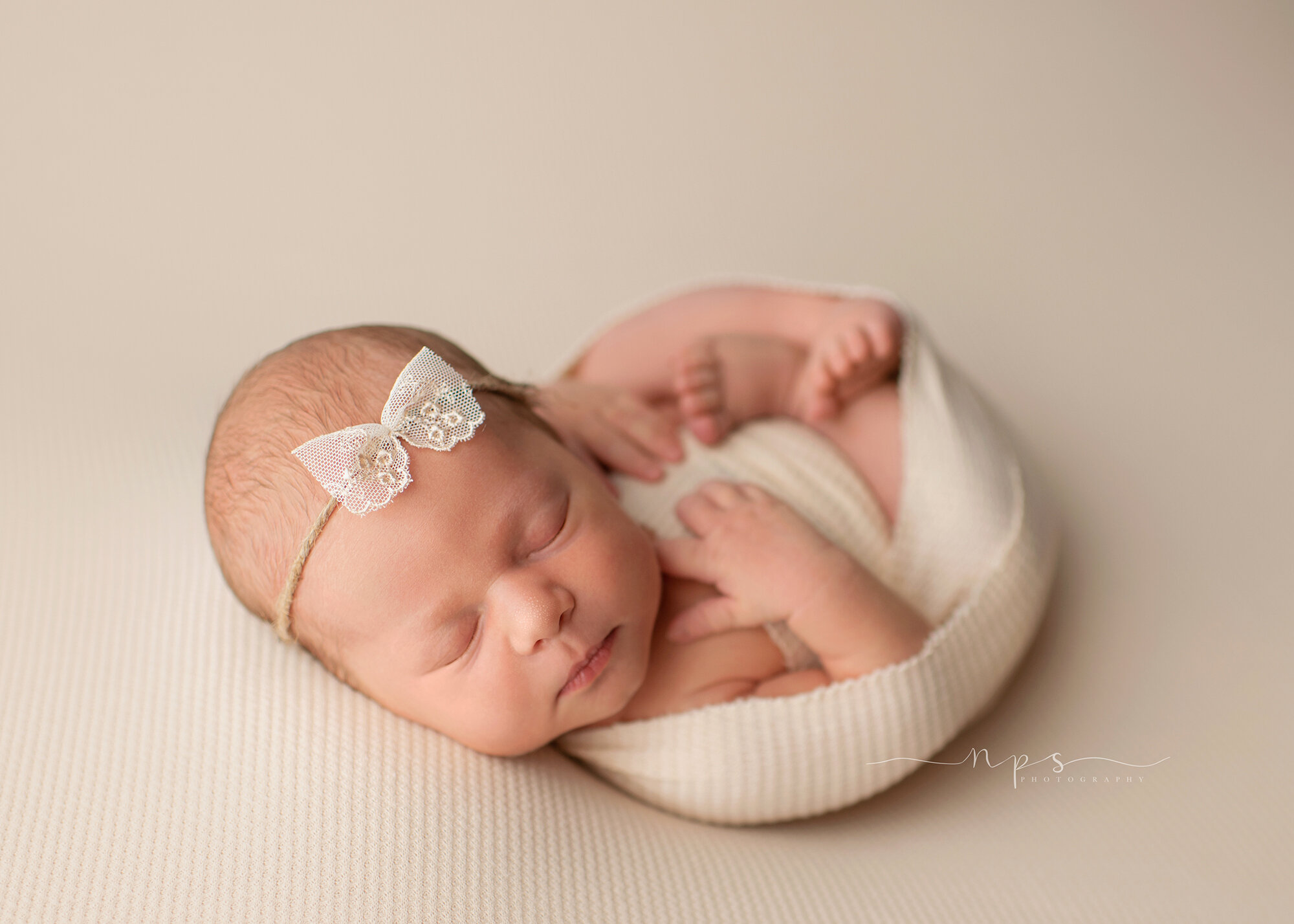 newborn tuck finn pose