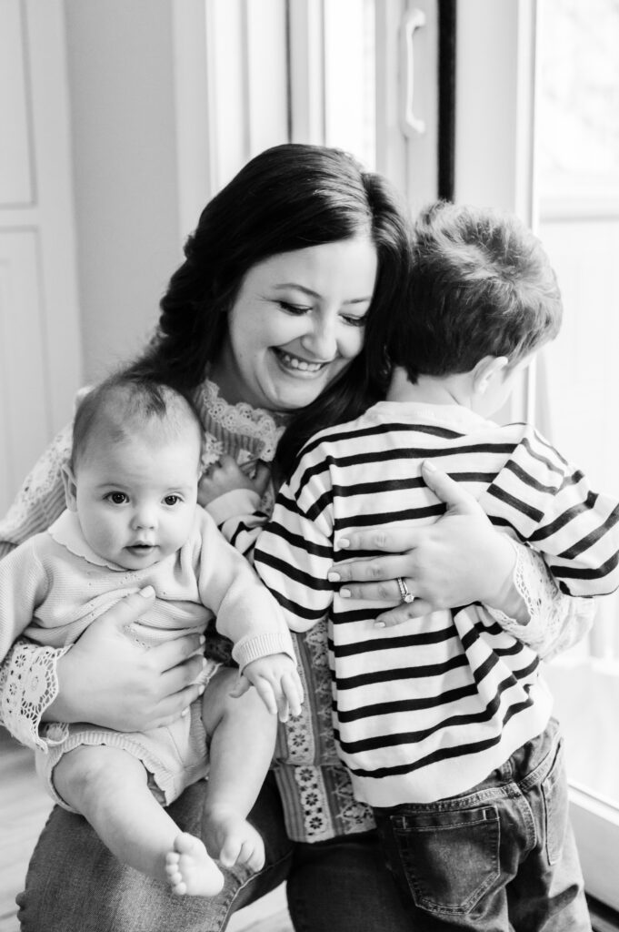 Mother’s Day Ideas in Washington DC: Brunch & Gifts She’ll Love - NPS Photography georgetown dc mom hugging kids