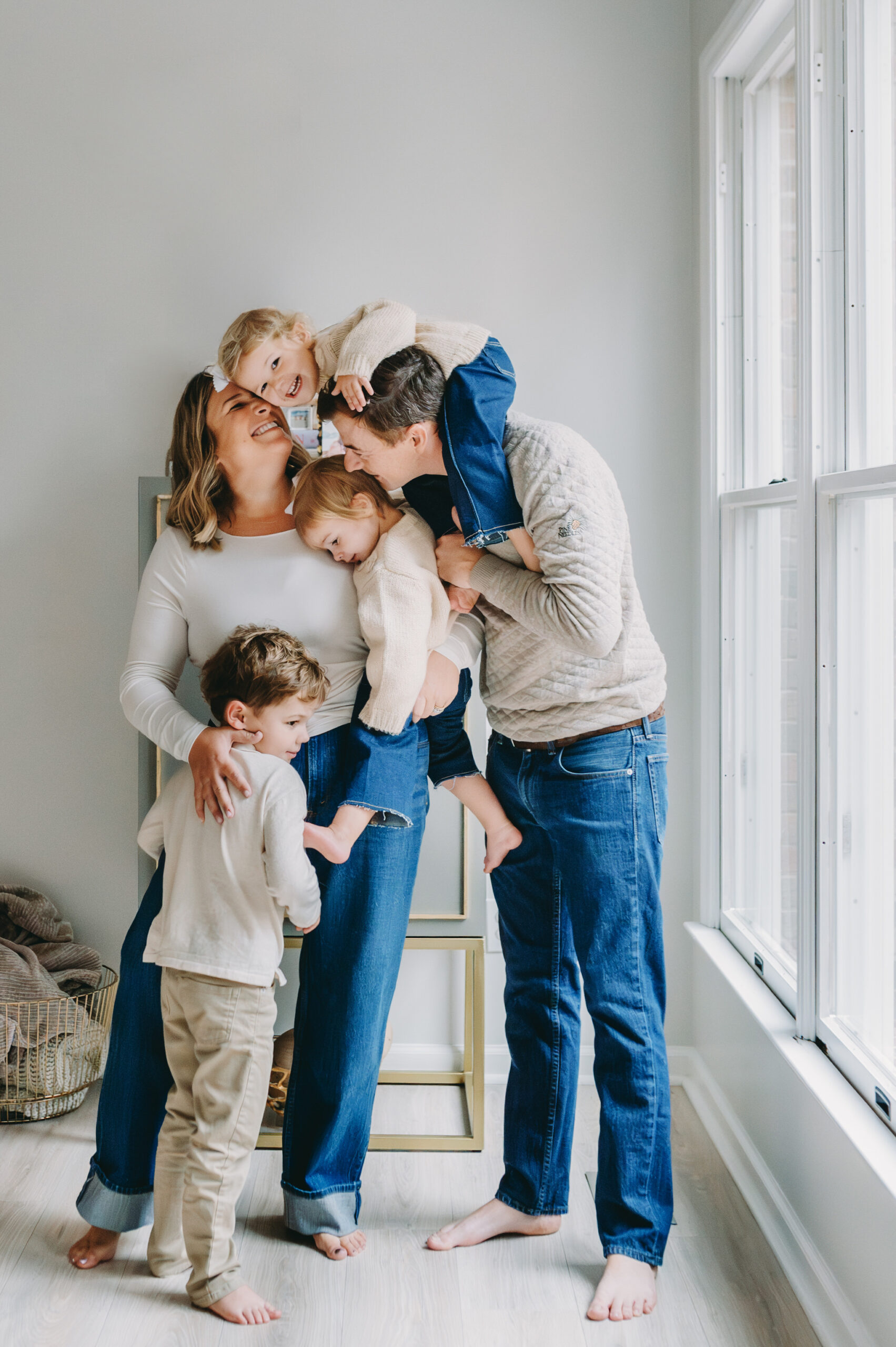 photography-client-pain-points Barefoot snuggles, joyful laughter, and cozy chaos—an in-home moment full of love and connection.